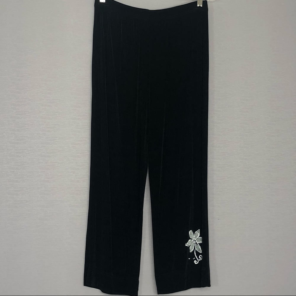 Women’s Black Slinky Stretch Pull On Pants. SZ M